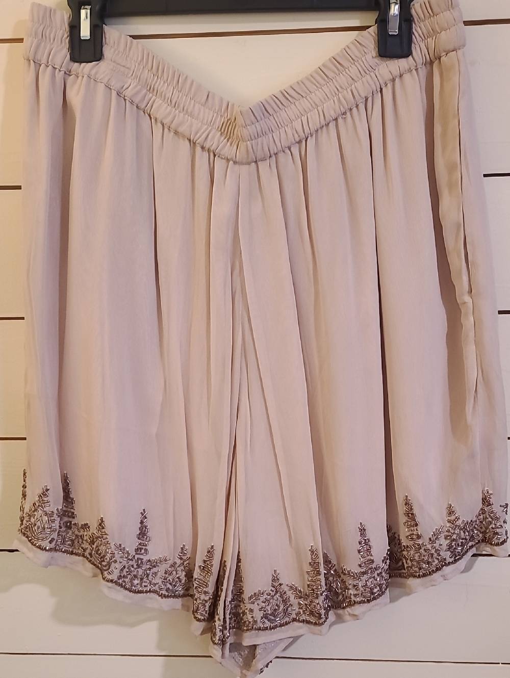Anthrolpologie Maeve Chiffon Lined Beaded Shorts Size XL - Picture 5 of 7